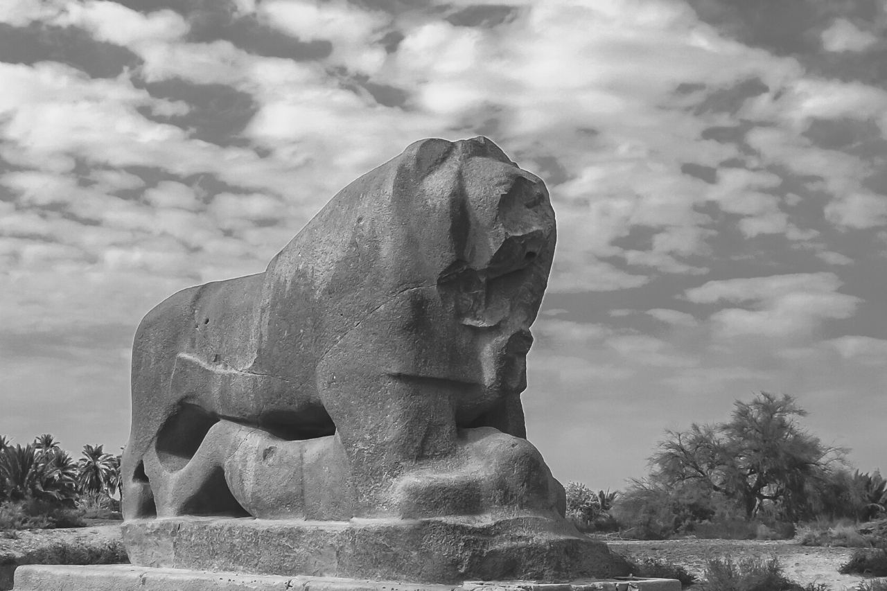 Sculpture d'un lion babylonien