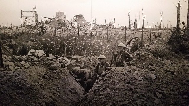 Soldats dans une tranchée lors du traité anglo-égyptien